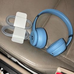 Brand New Beats Solo 4s