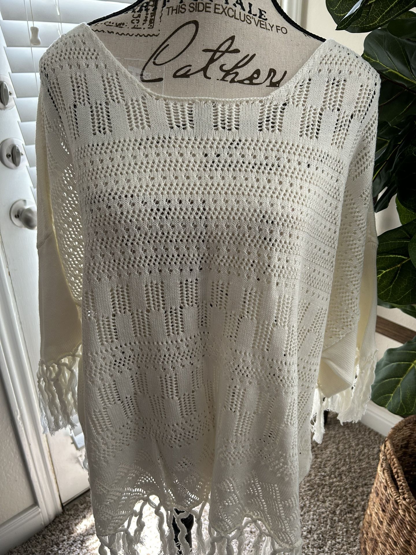 Women’s Knit Poncho Sweater Midsize/Plus Size