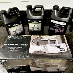 ~HALLOWEEN Like New Fog Machine & 3 Fog Solution Jugs (64oz)~