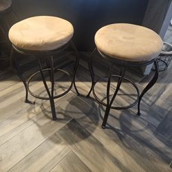 5 Bar Stools $40
