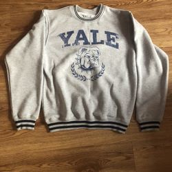Yale Bulldogs Football Team Sweatshirt