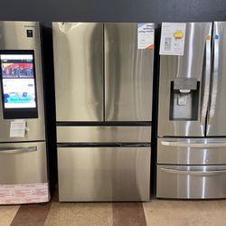 Scratch  AND  Dent Samsung Bespoke 4 Door French Door Refrigerator With Beverage Center  AND  Ice Maker