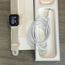 “Apple Watch SE GPS + Cellular - Silver - Excellent Condition