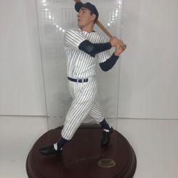 Danbury Joe DiMaggio MLB Yankee Statue