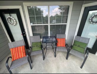 Patio Table w/ chairs