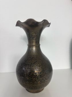 Vintage Brass Vase – Hand-Engraved Peacock & Floral Design, Ruffled Rim