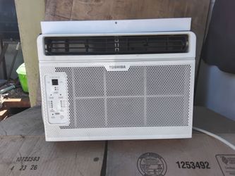 6000 btu Toshiba Window Ac Air Conditioner small compact size $110