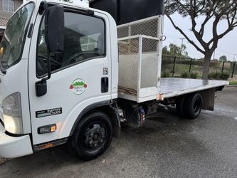 2013 Isuzu NPR eco max