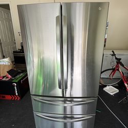 LG fridge For Sale 