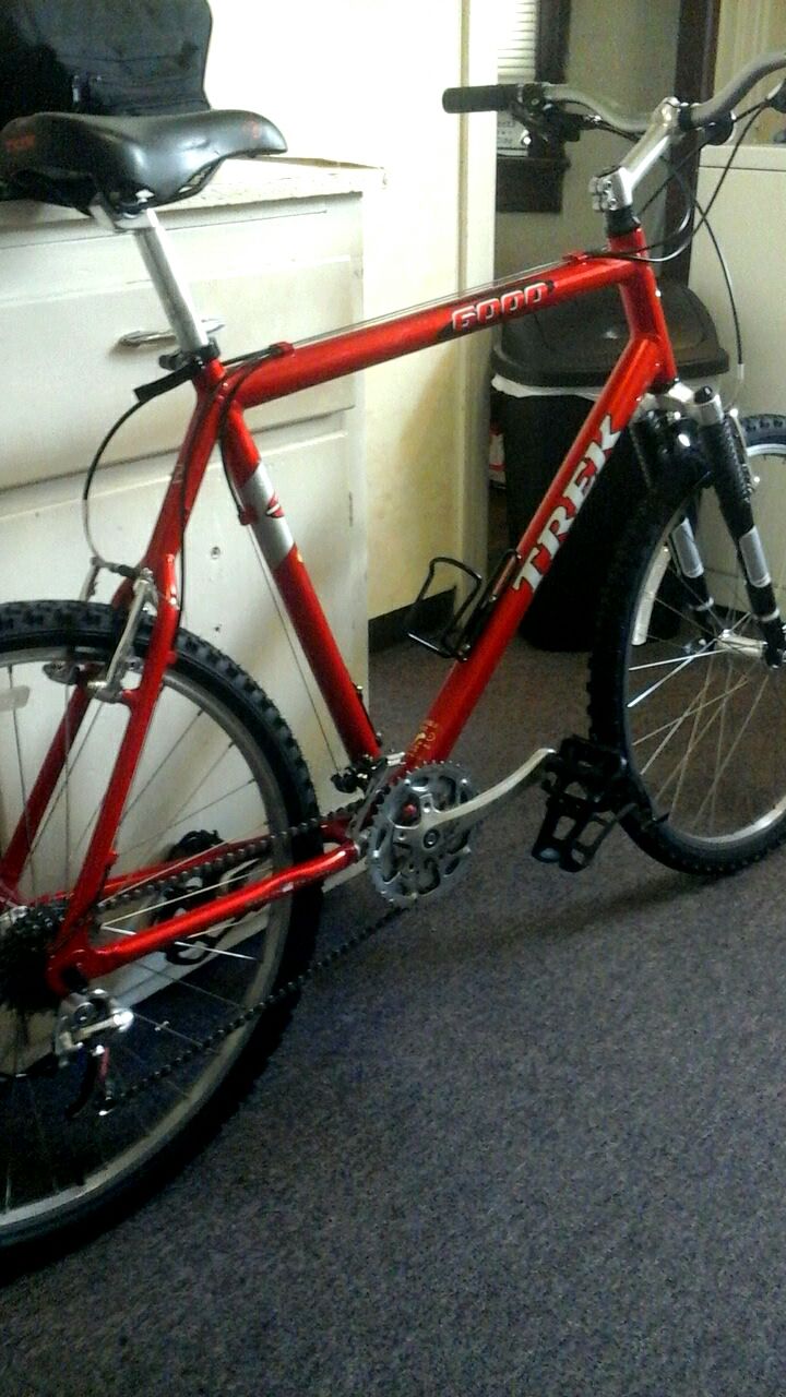 TREK 6000 26 " 21 Speed Mountain Bike ultra light weight tall frame