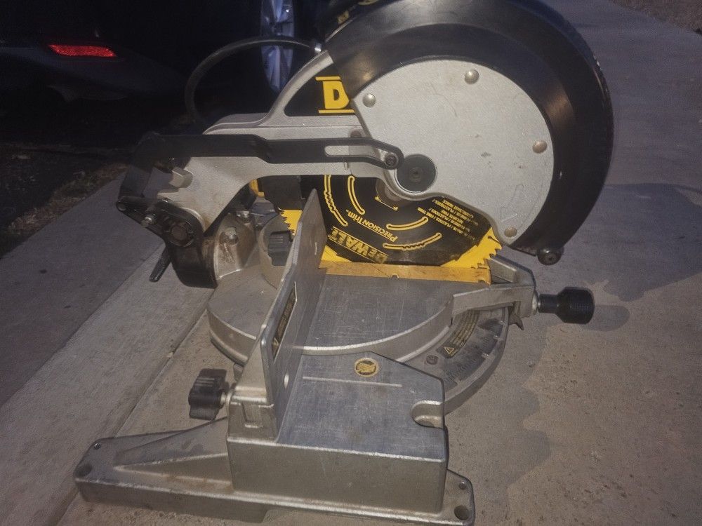 12" Dewalt Miter Saw