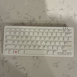 Raspberry Pi 4 (Pi 400 Keyboard)