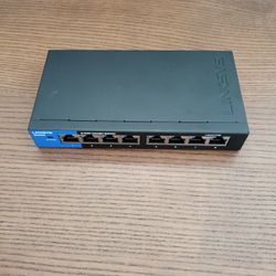 Linksys SE3008 8-Port Metallic Gigabit Switch