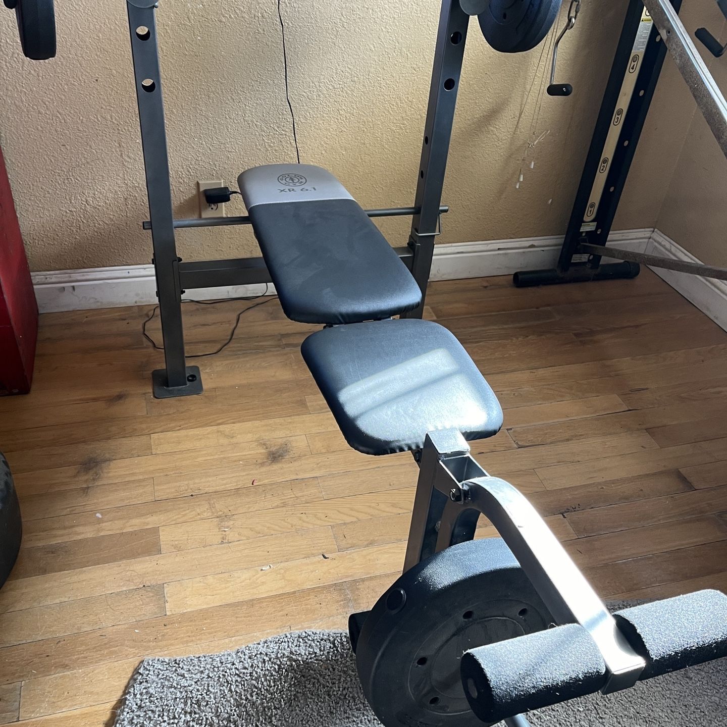 Gold's gym xr 6.1 hotsell
