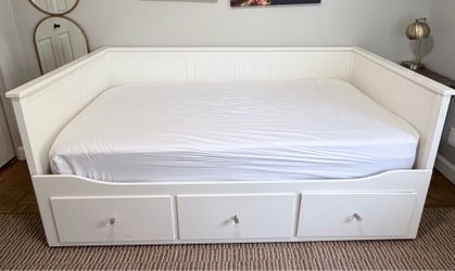 Twin trundle bed