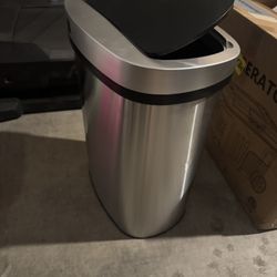 Stainlesss Trash