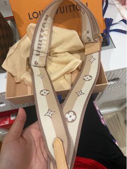 LOUIS VUITTON Bandouliere (Guitar) Strap