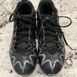 Youth Football Cleats Size: 6.5Y