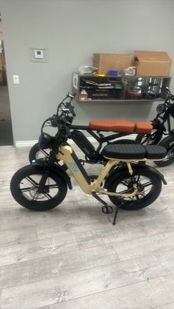 Moped style ebike for 699 - flexible payment available