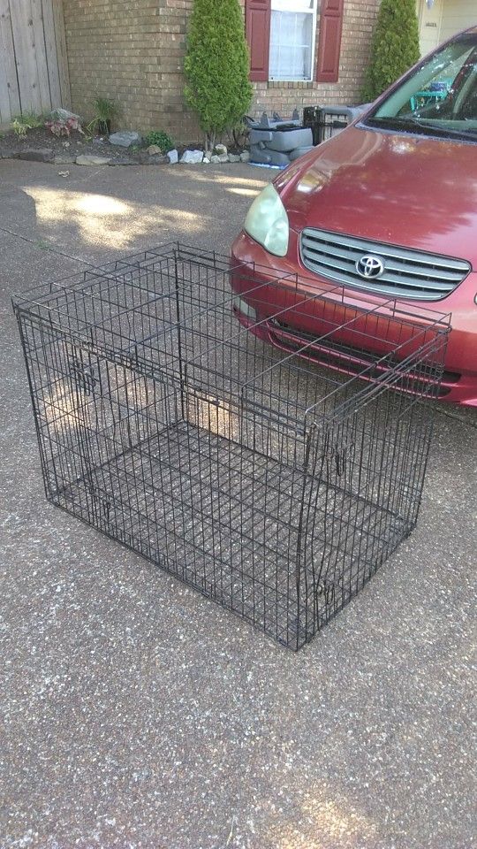 X-Large Dog kennel. Length-43 Inches, Width-28 Inches, Hight-30 Inches.
