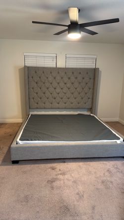 King Bedframe/boxspring