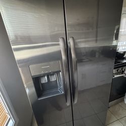 Frigidaire Refrigerator 