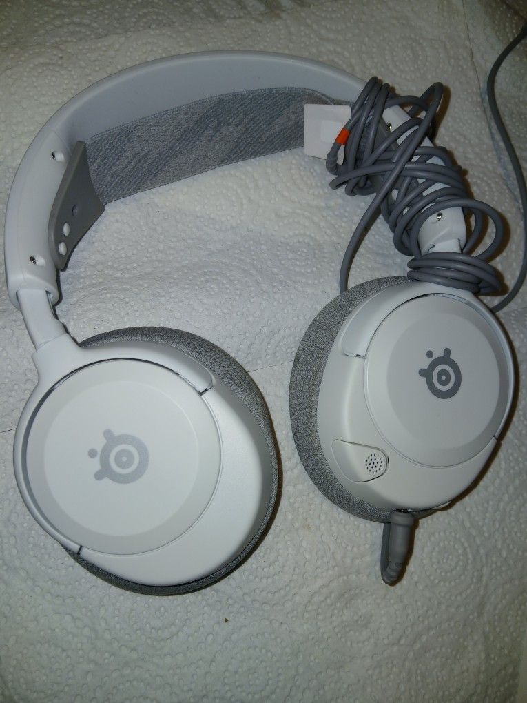 Logic Tech Head Phones