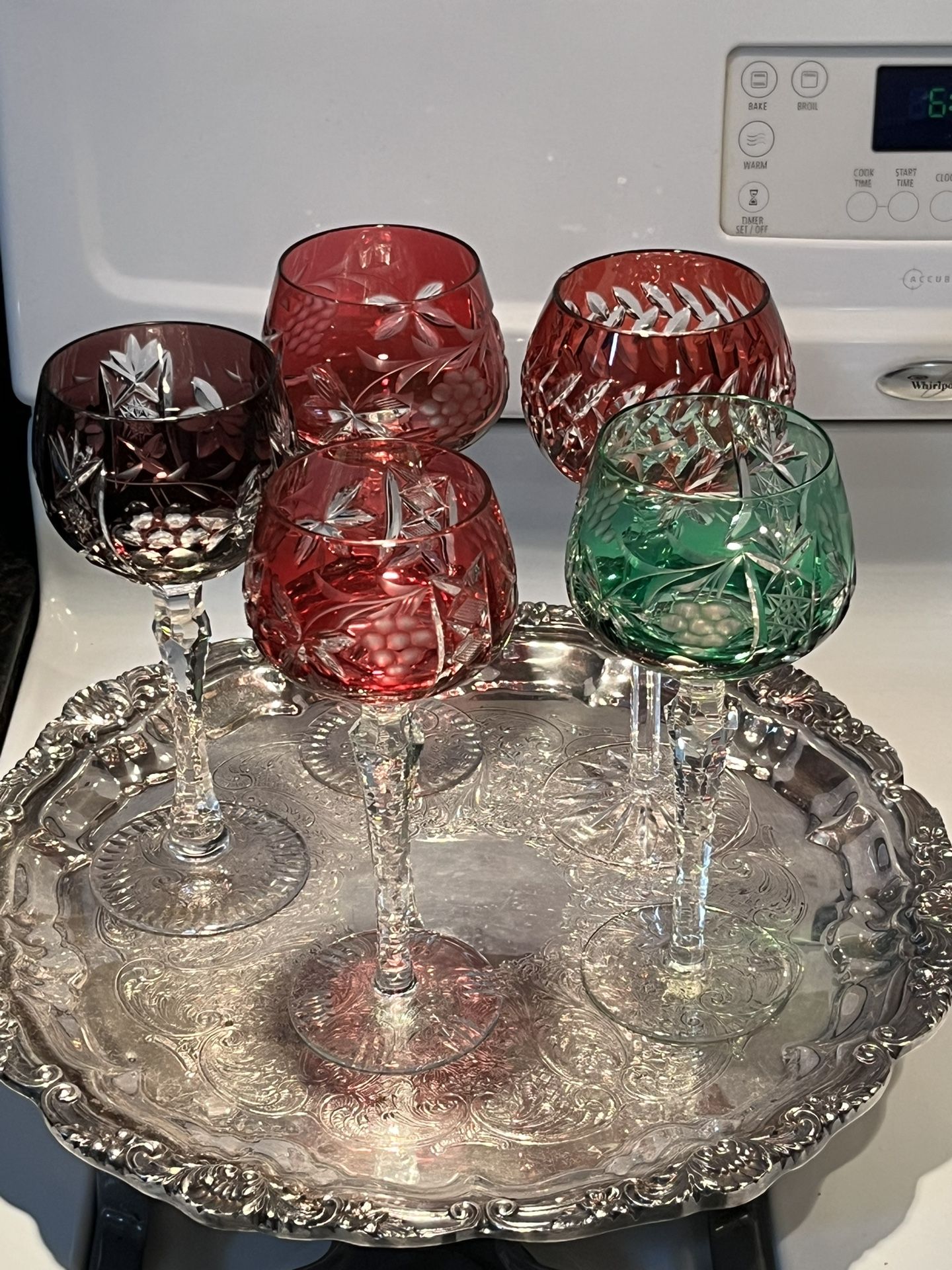 Exquisite hand, Cut crystal goblets