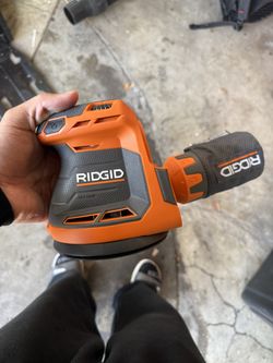 Ridget 18v orbital sander