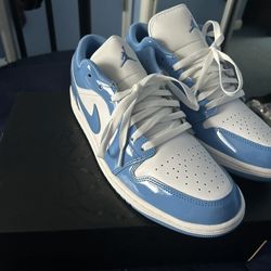 Jordan 1 Low Legend Blues