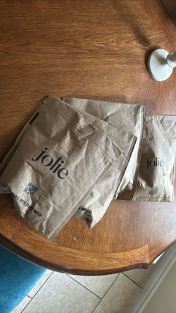 Jolie shower head filters