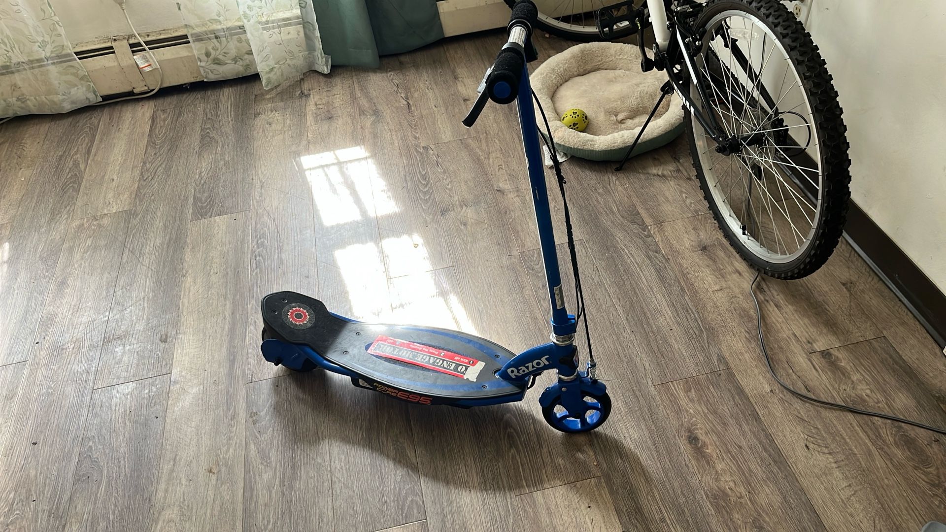 Razor electric scooter