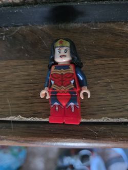 Lego Wonder Woman mini figure