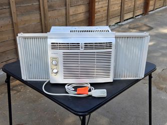 5000BTU Frigidaire window air conditioner