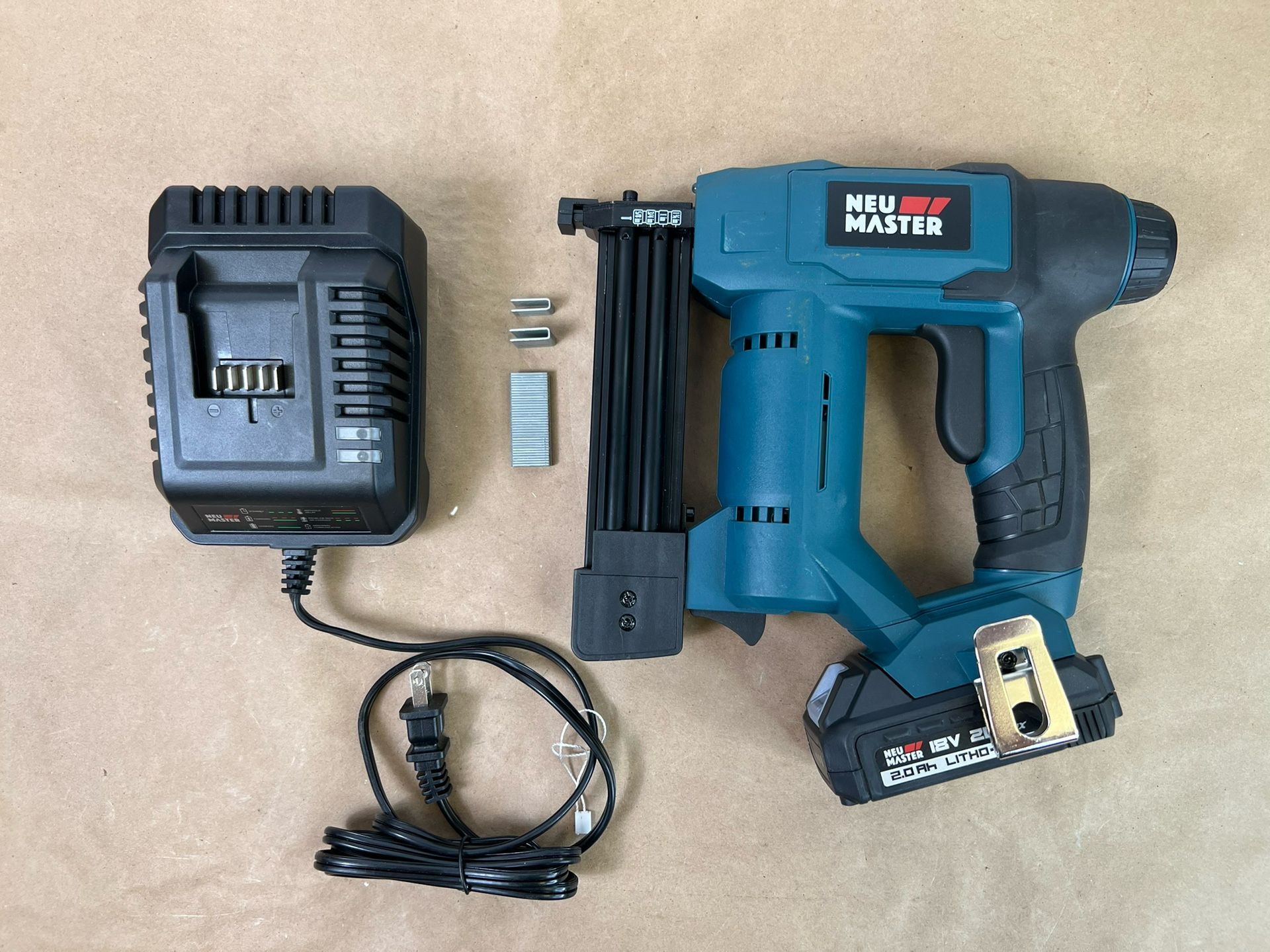 Barely Used Neu Master Cordless Brad Nailer/Stapler NTC0023 With Charger And Battery