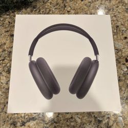 AirPod Maxes Midnight Blue