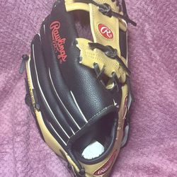 Rawlings  Rt Hand Throw Baseball Glove 11 1/2 “