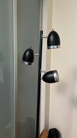 Floor lamp