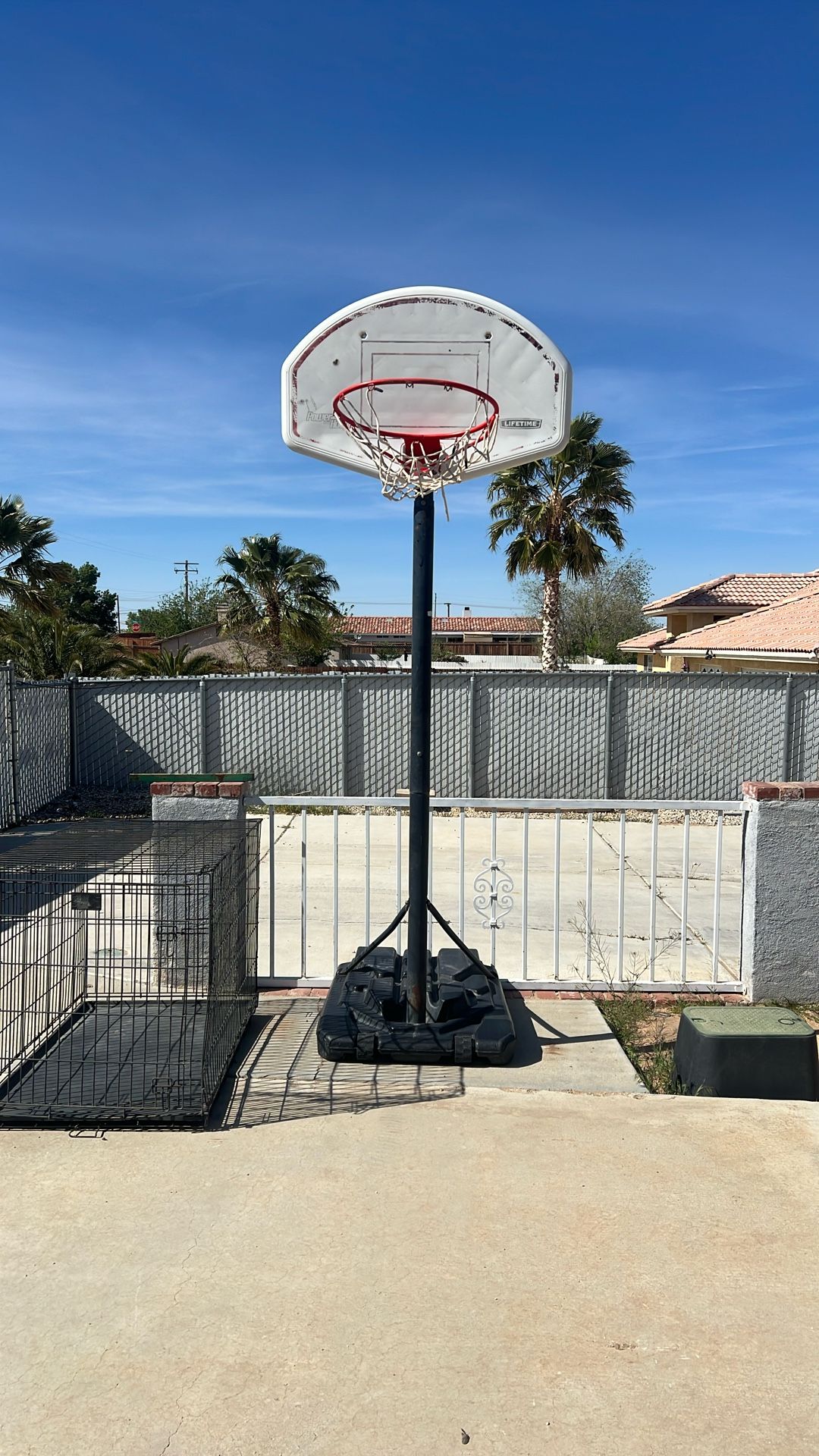 Basketball hoop