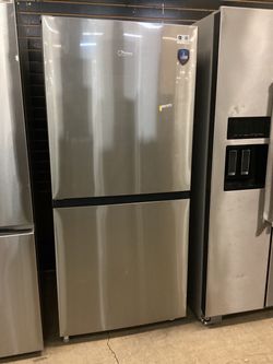 Midea 30 in. 20 cu.ft. 50/50 Flex 3 Way Convertible Freezer Refrigerator New Scratch and Dent