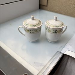 Sugar & Creamer Cups With Lid In Beautiful Designs & Excellent Condition