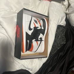 Electro orange Jordan 1 Highs Size 11