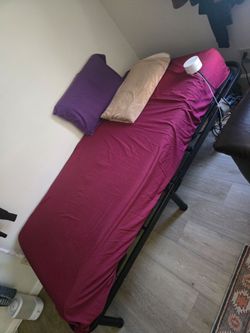Twin bed with bed frame