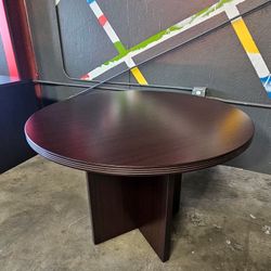 42” Round Table