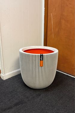 CAPI Groove White Planter