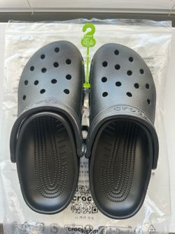 BLACK CROCS BRAND NEW MEN 7 / WOMEN 9