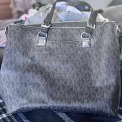 Large Michael Kors Purse 