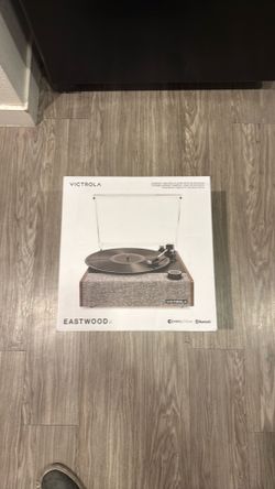 Victrola Eastwood 2