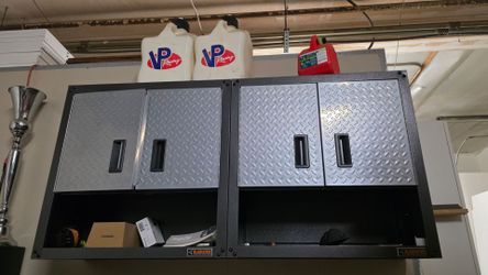 VP Racing  5.5-Gallon Motorsport Container Utility Jug W/ Deluxe Hose