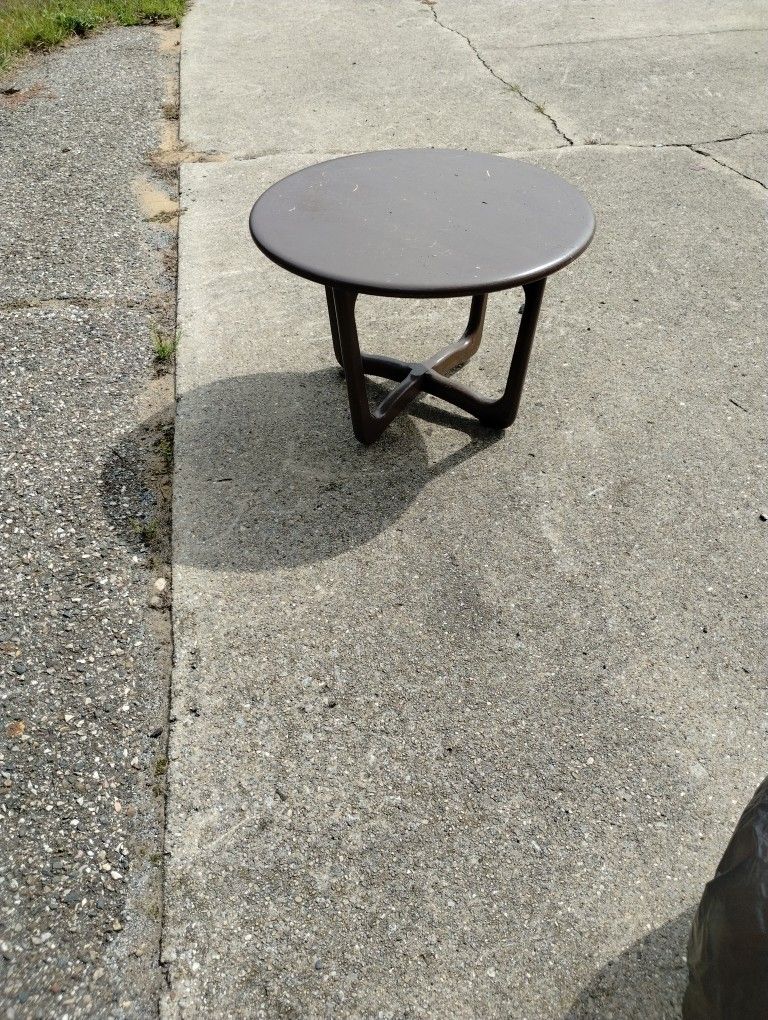 Roundtop Table